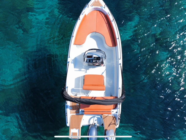 Motorboot mit oder ohne Skipper Poseidon mieten in Anávyssos