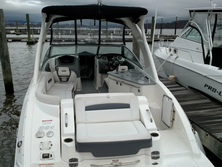 YachtCharter in Mandelieu-la-Napoule - Chaparral Sunesta 264 auf SamBoat