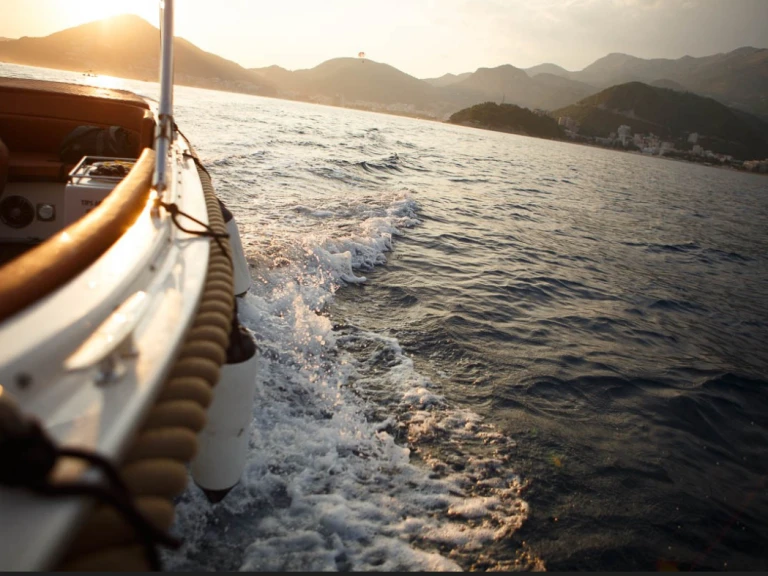 Motorboot mit oder ohne Skipper Truszczynscy boats mieten in Budva