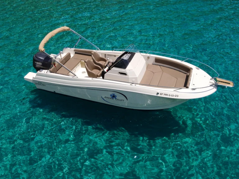 Vermietung Motorboot Pacific Craft mit Führerschein