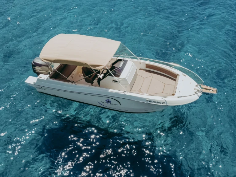 Pacific Craft sun cruiser 750 mieten Marina Santa Eulàlia