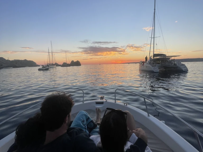 Pacific Craft Pacific Craft 570 WA Sunset mieten Marseille