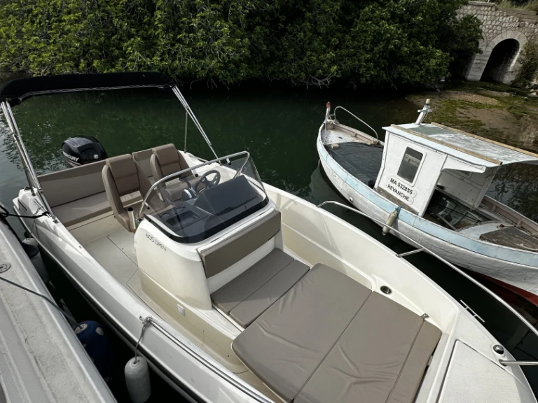 Boot mieten Marseille günstig Activ 605 Open Pack Sport