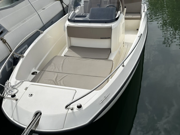 Motorboot mit oder ohne Skipper Quicksilver mieten in Marseille