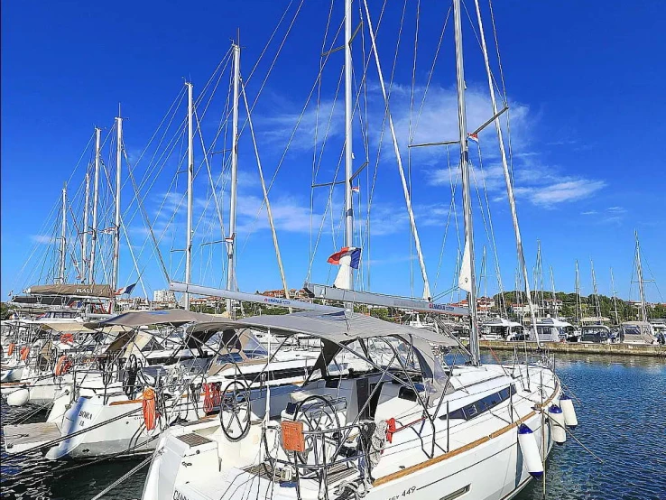 Vermietung Segelboot Jeanneau mit Führerschein