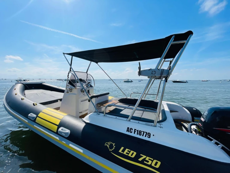 Ein Nautica Led Nautica Led 750 GS mieten in Lège-Cap-Ferret