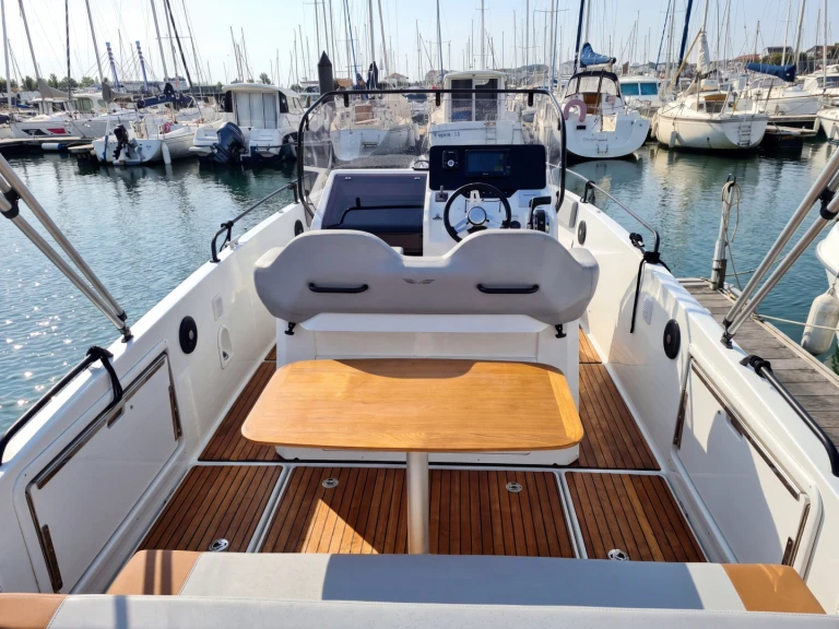 Vermietung Motorboot Bénéteau mit Führerschein