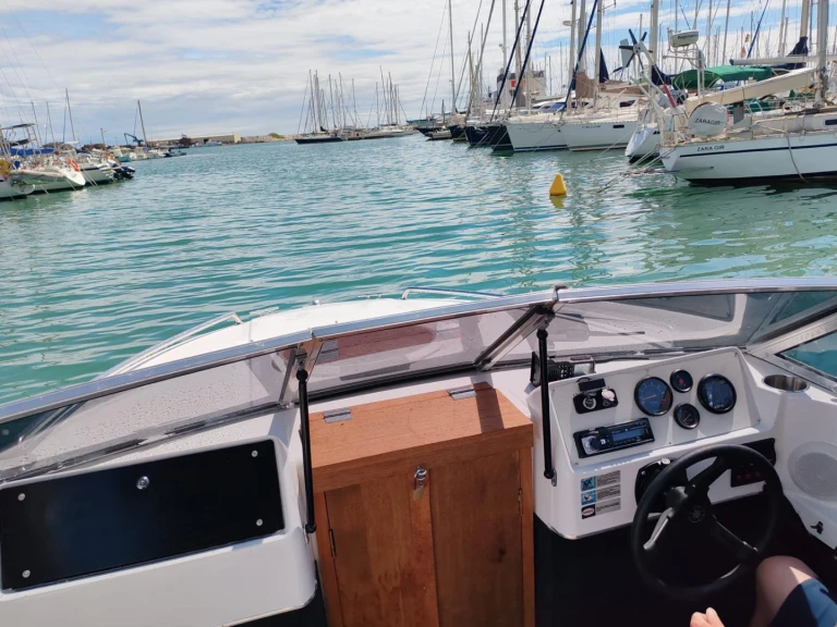 Motorboot mieten in Vilanova i la Geltrú zum besten Preis