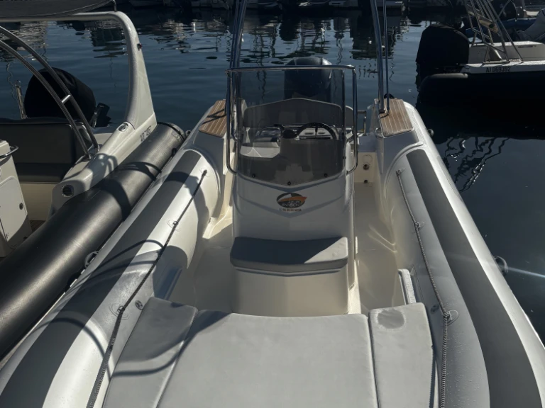 Vermietung Schlauchboot Capelli mit Führerschein
