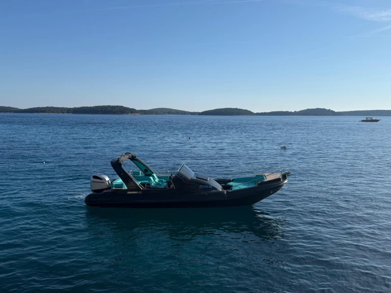 Schlauchboot mit oder ohne Skipper Aquamax mieten in Hvar
