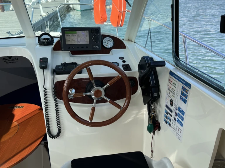 Motorboot mit oder ohne Skipper Jeanneau mieten in Saint-Gilles-Croix-de-Vie