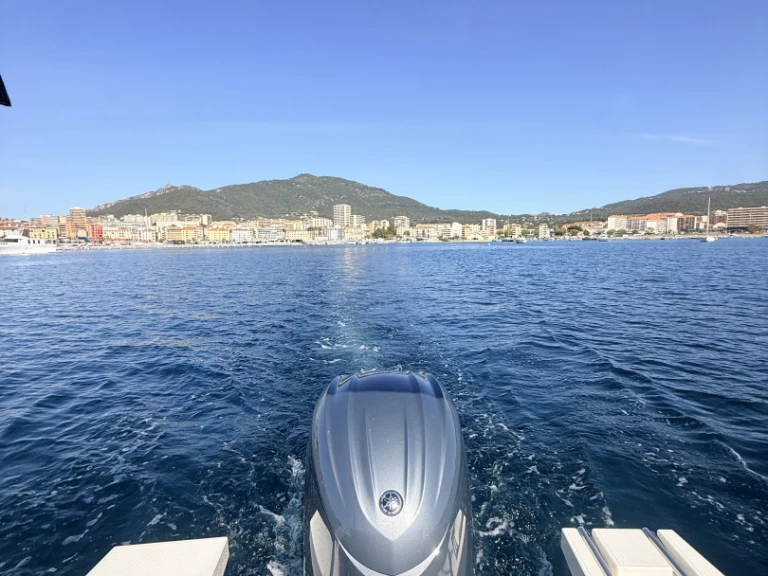 Ein Pacific Craft Pacific Craft 625 Open Trendy mieten in Ajaccio