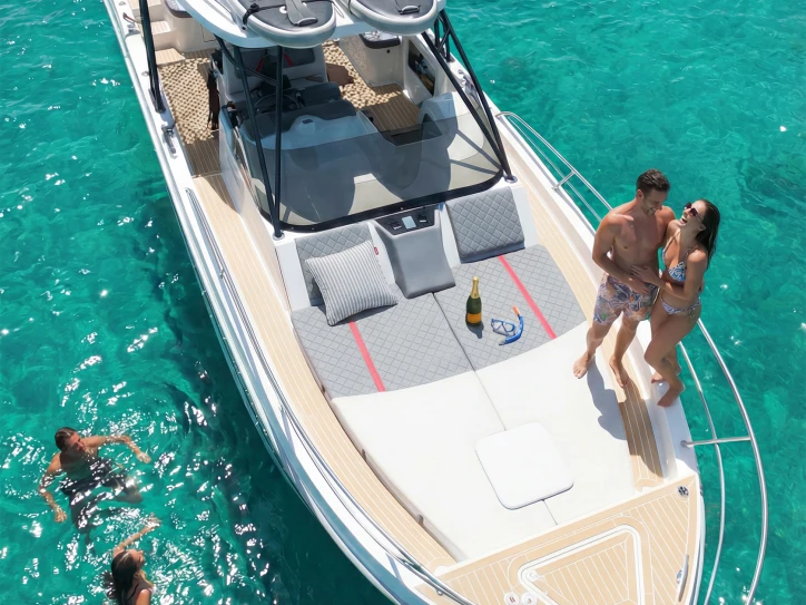 Motorboot mit oder ohne Skipper Saver mieten in Portisco