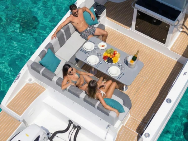 Ein Saver Saver 330 Sport mieten in Portisco
