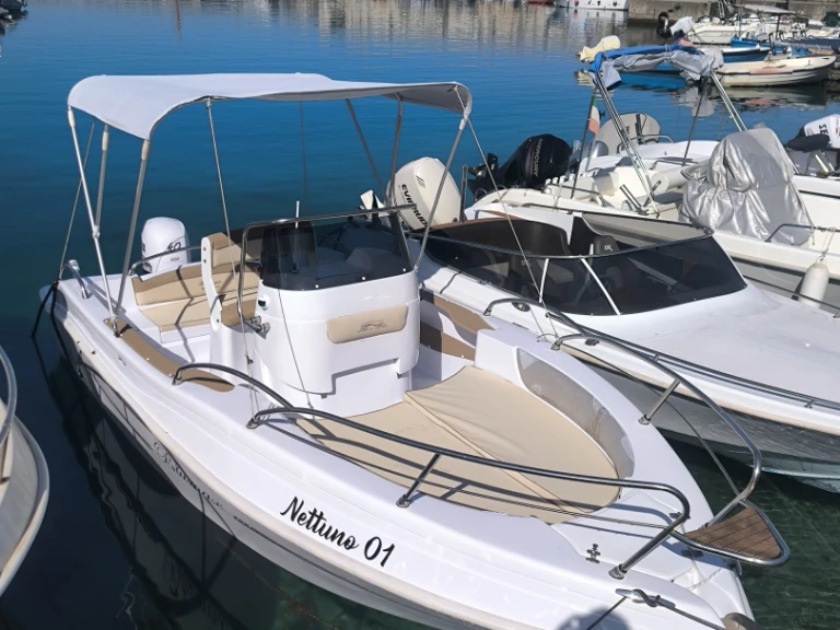 Motorboot mieten in Palmi zum besten Preis