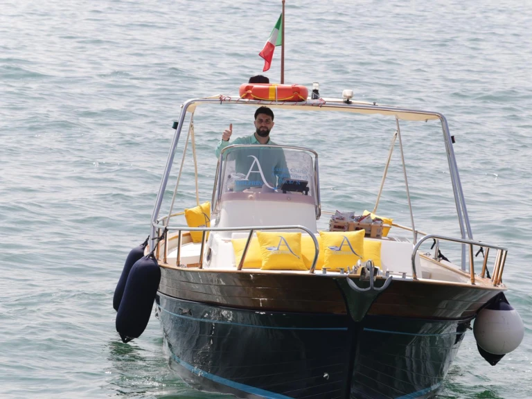 Motorboot mieten in Salerno zum besten Preis