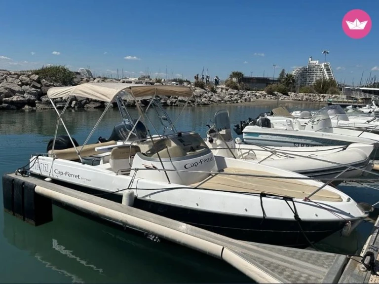 Motorboot mieten in Six-Fours-les-Plages - B2 Marine Cap Ferret 552 Sun Deck
