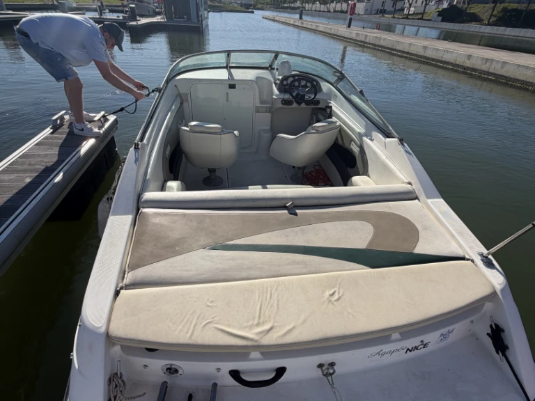 Motorboot mit oder ohne Skipper Seaswirl mieten in Metz
