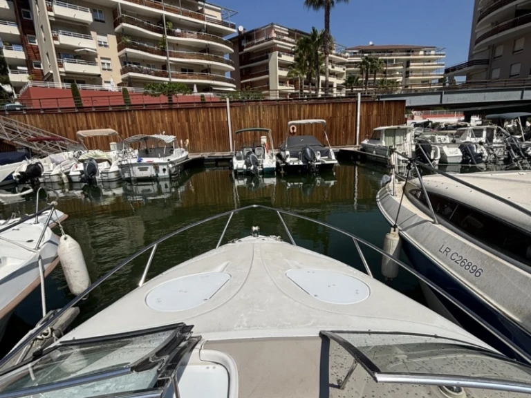 YachtCharter in Mandelieu-la-Napoule - Chris Craft Chris Craft 210 CC auf SamBoat