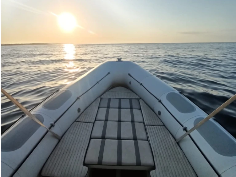 Schlauchboot mieten in Sant Lluís zum besten Preis