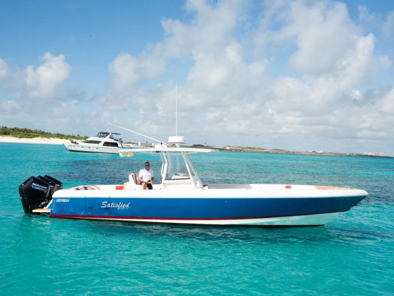 Motorboot mit oder ohne Skipper Intrepid mieten in Nassau