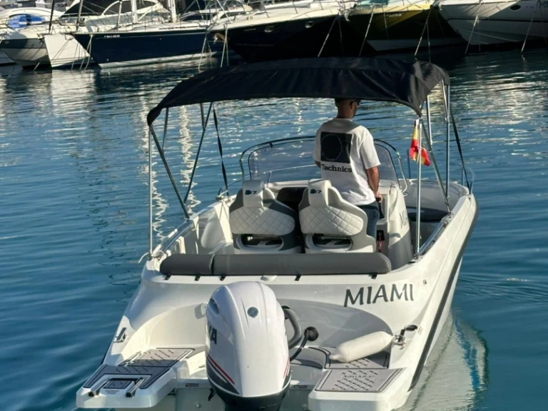 Motorboot mit oder ohne Skipper Astec mieten in Altea