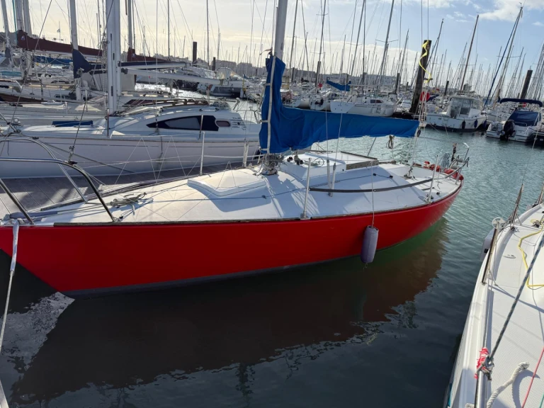 Ein J Composites J 24 mieten in La Rochelle