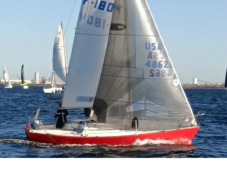 Segelboot mieten in La Rochelle - J Composites J 24