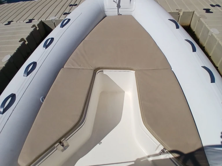 Vermietung Schlauchboot Capelli mit Führerschein