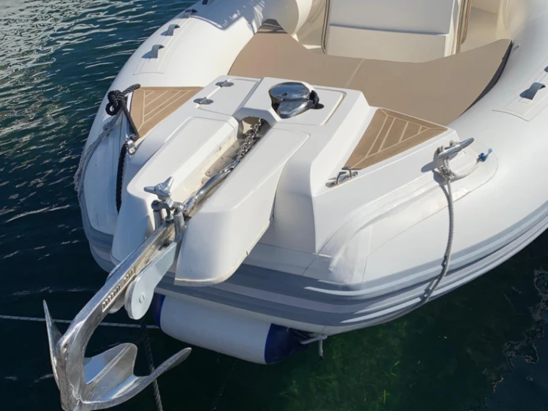 Vermietung Schlauchboot Capelli mit Führerschein
