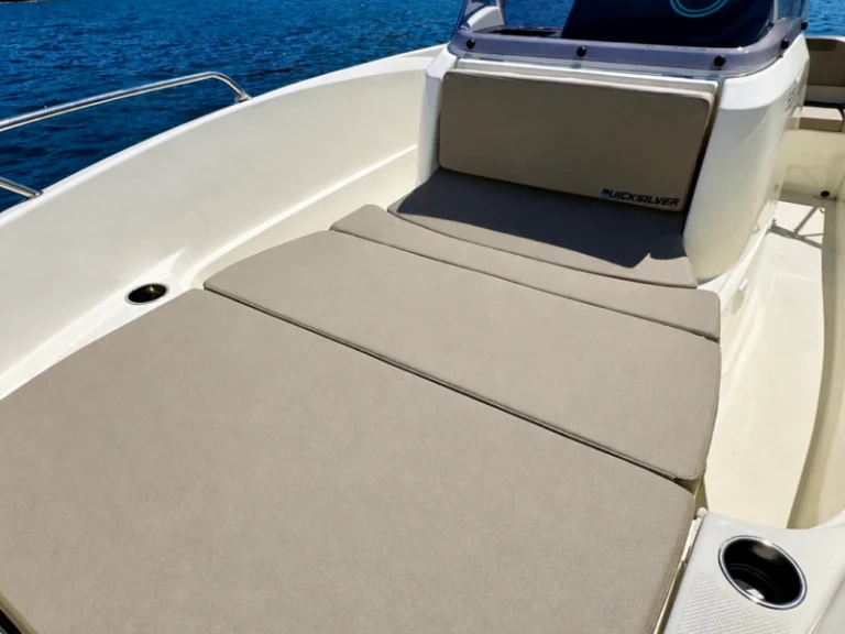 YachtCharter in Port-Camargue - Quicksilver Activ 555 Open auf SamBoat