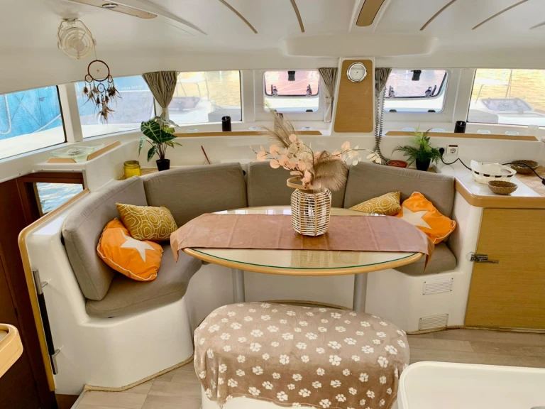 YachtCharter in Empuriabrava - Lagoon Lagoon 380 S2 auf SamBoat