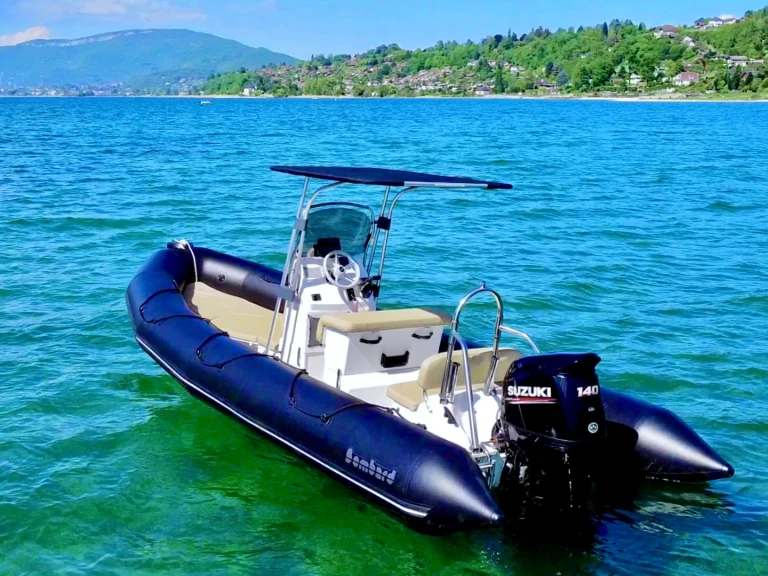 Motorboot mieten in Aix-les-Bains zum besten Preis