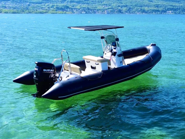 Motorboot mit oder ohne Skipper Bombard mieten in Aix-les-Bains