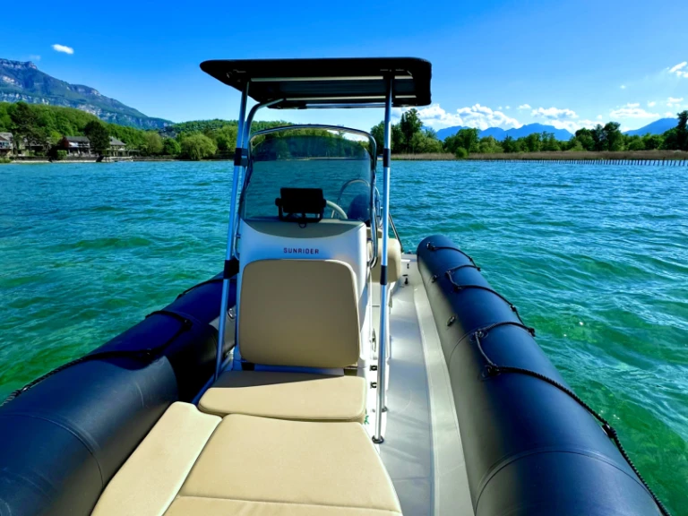 Motorboot mieten in Aix-les-Bains - Bombard Sunrider 650