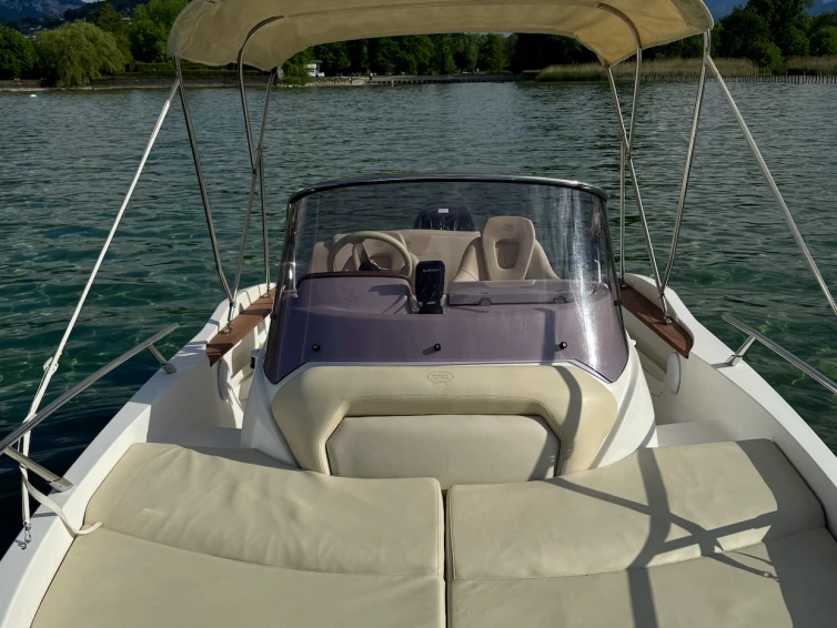 Motorboot mieten in Aix-les-Bains zum besten Preis