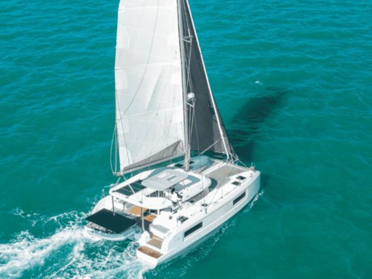 Boot mieten Olbia günstig Lagoon 38