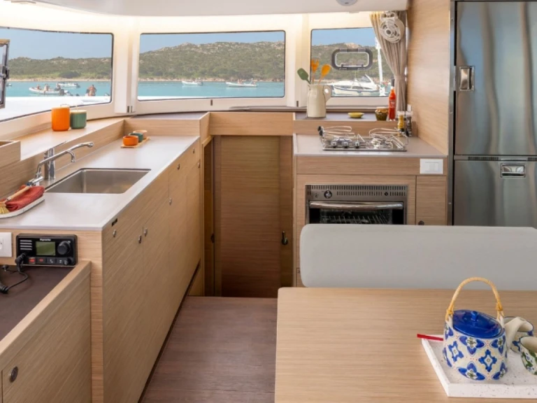 Boot mieten Olbia günstig Lagoon 38