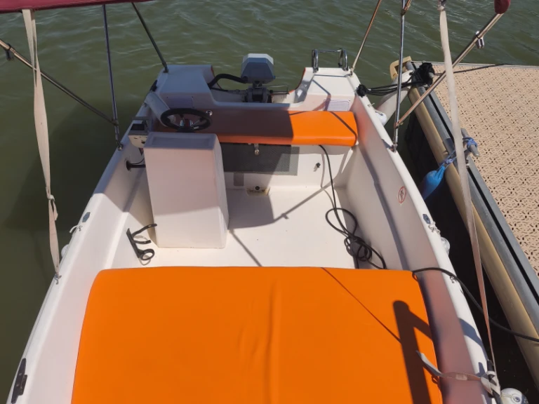 Ein Naval plastica Livia 450 mieten in Istres