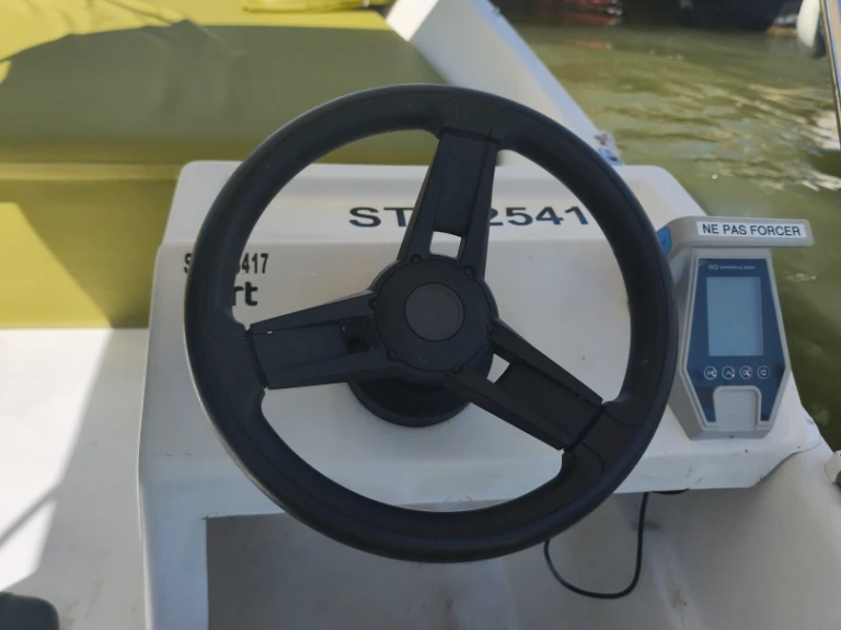 Motorboot mit oder ohne Skipper Sans Permis mieten in Istres
