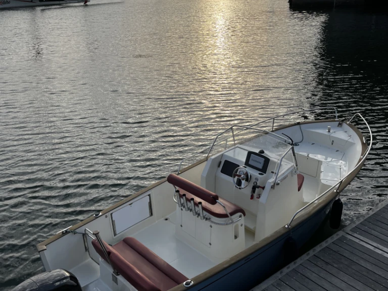 Motorboot mieten in Lorient zum besten Preis