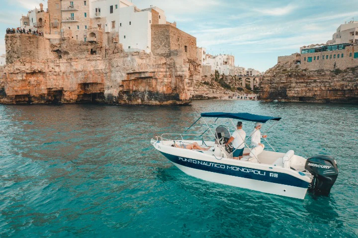 Blu-Blu 670 GT mieten Monopoli