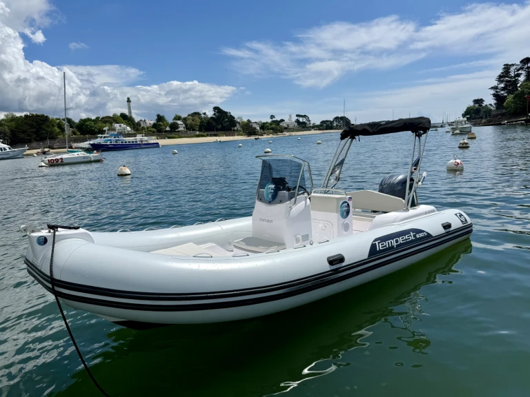 Vermietung Schlauchboot Capelli mit Führerschein