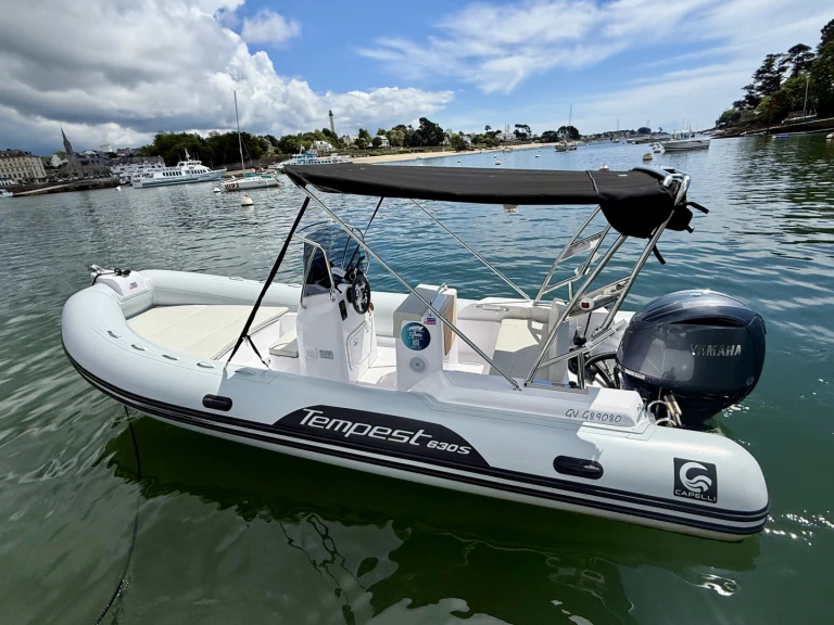 Schlauchboot mieten in Combrit - Capelli Tempest 630