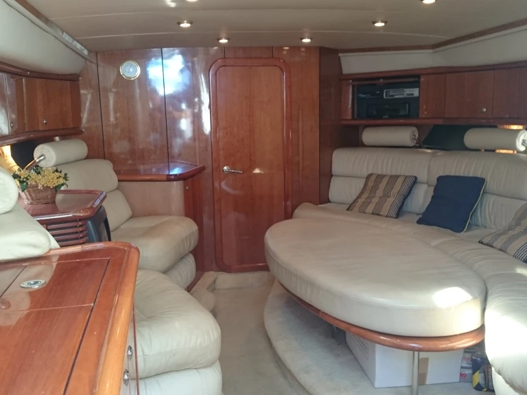 Ein Sunseeker Superhawk 48 mieten in Nizza