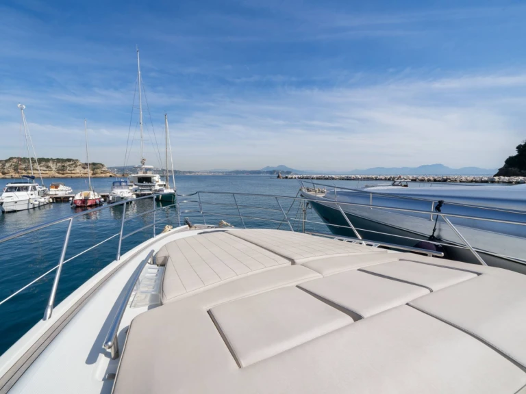 Vermietung Yacht Azimut mit Führerschein