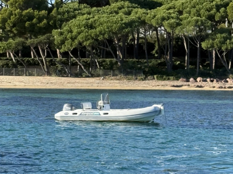Motorboot mit oder ohne Skipper Capelli mieten in Port Grimaud