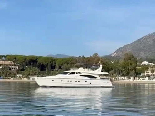 Vermietung Yacht Ferretti mit Führerschein