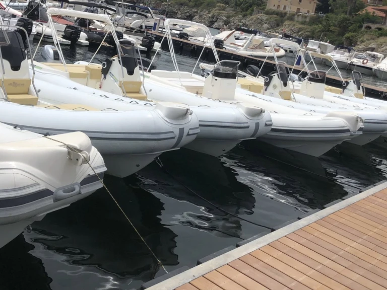 Schlauchboot mit oder ohne Skipper Altamarea mieten in Favignana