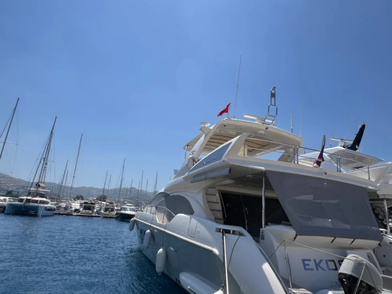 Vermietung Motorboot Azimut mit Führerschein